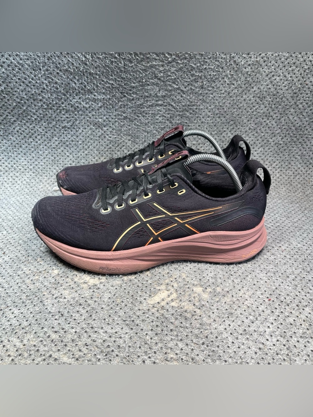 Asics Gel-Kayano 32 Maroon Running Shoes Size 11 Women’s
